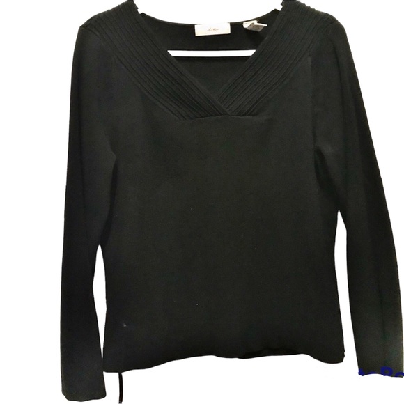 i.e. Sweaters - Black Ribbed Thick Top / Sweater